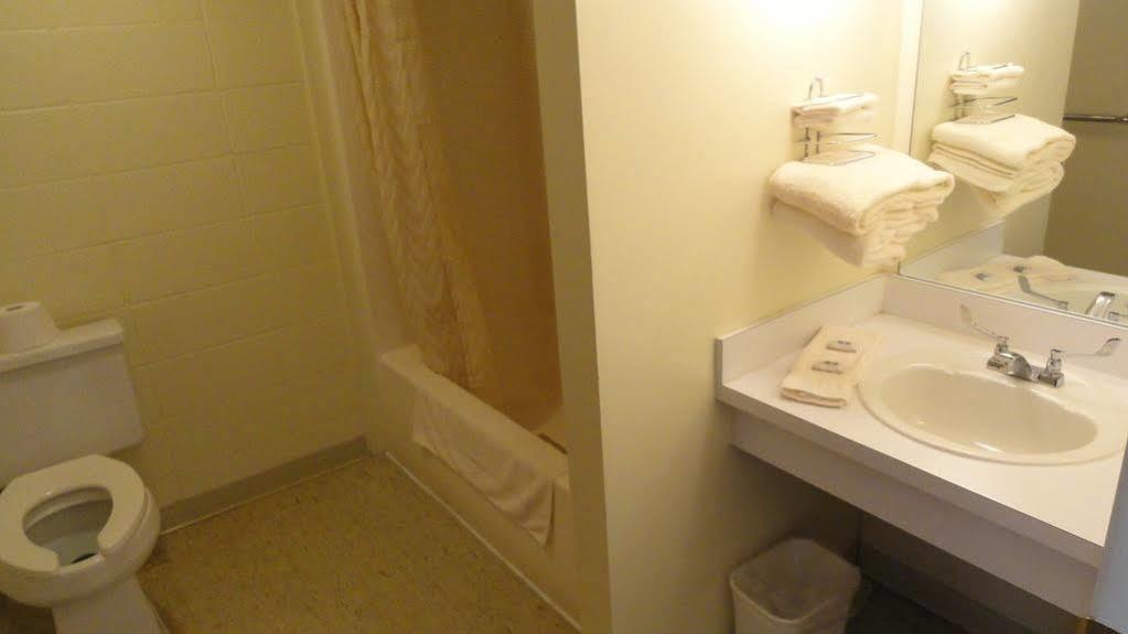 Attican Motel - Attica - Batavia - Warsaw - Darien Lake Екстериор снимка
