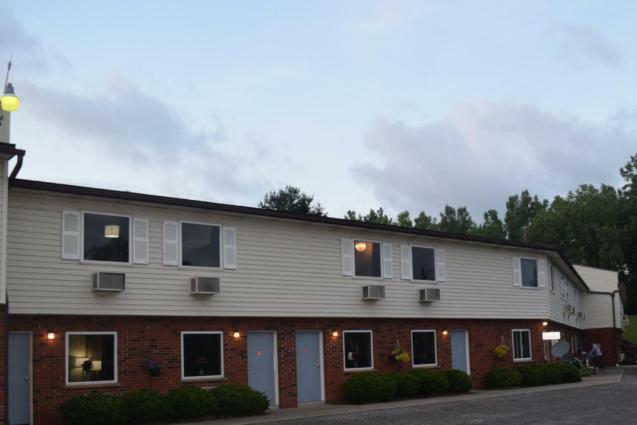 Attican Motel - Attica - Batavia - Warsaw - Darien Lake Екстериор снимка